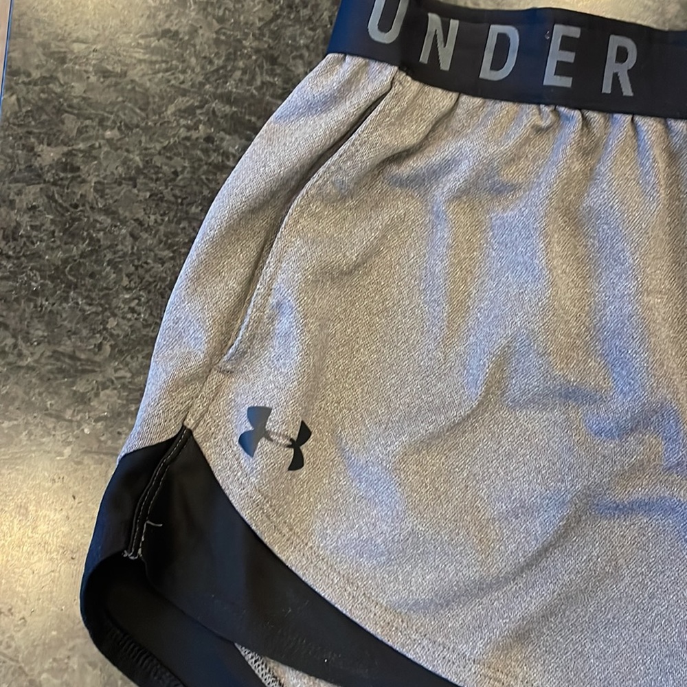 Under Armor athletic shorts loose fit SZ S - Picture 2 of 4